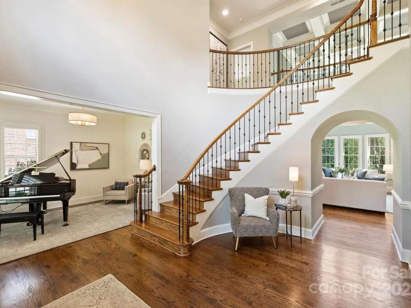 2001 Arundale Lane, Matthews, NC 28104.  MLS# CAR4248110, YatesRealty ID 10108. 