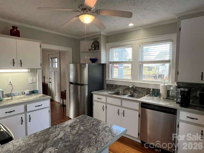 122 Murphy Court, Morganton, NC 28655.  MLS# CAR4332330, YatesRealty ID 10109. 