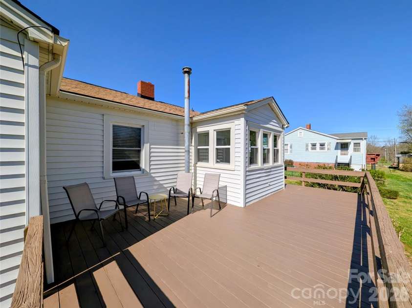 122 Murphy Court, Morganton, NC 28655.  MLS# CAR4332330, YatesRealty ID 10109. 