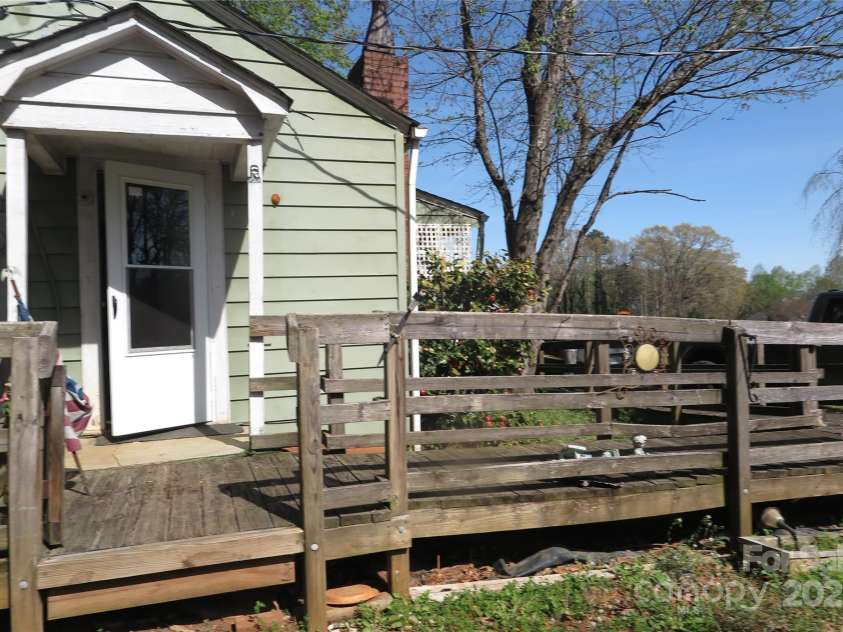2547 Gastonia Highway, Lincolnton, NC 28092.  MLS# CAR4242258, YatesRealty ID 10109. 