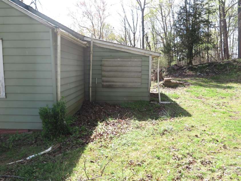 2547 Gastonia Highway, Lincolnton, NC 28092.  MLS# CAR4242258, YatesRealty ID 10109. 