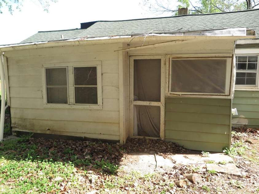 2547 Gastonia Highway, Lincolnton, NC 28092.  MLS# CAR4242258, YatesRealty ID 10109. 