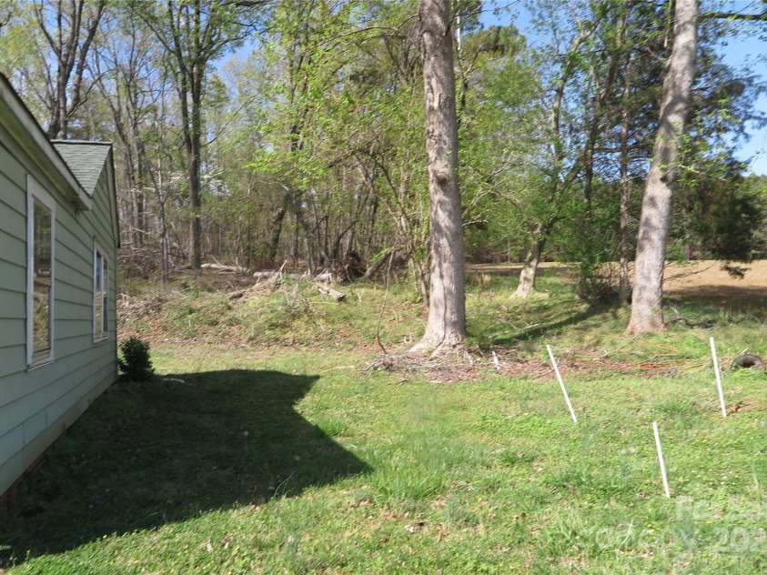 2547 Gastonia Highway, Lincolnton, NC 28092.  MLS# CAR4242258, YatesRealty ID 10109. 