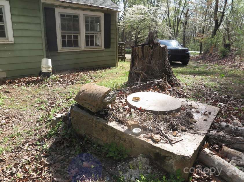 2547 Gastonia Highway, Lincolnton, NC 28092.  MLS# CAR4242258, YatesRealty ID 10109. 