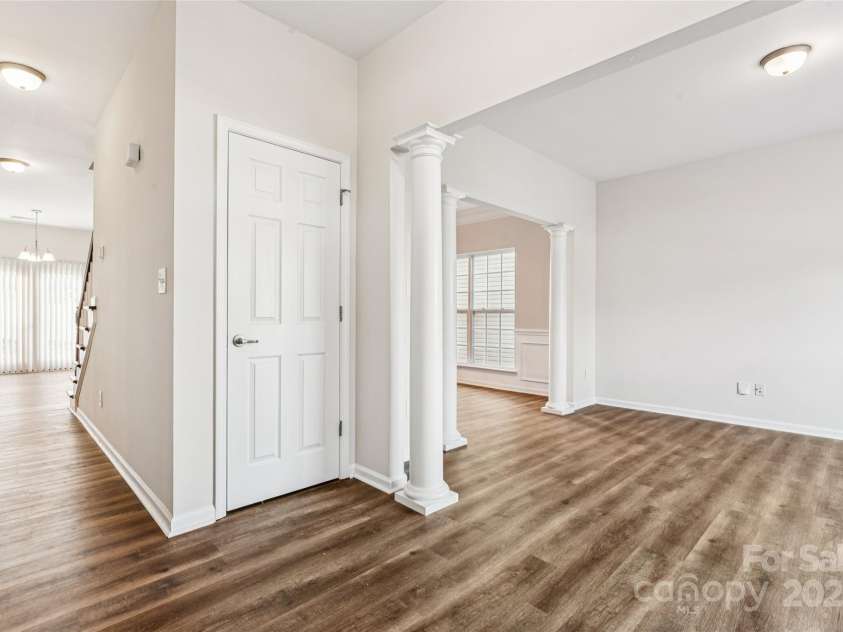 11414 Sidney Crest Avenue, Charlotte, NC 28213.  MLS# CAR4326714, YatesRealty ID 1011. 