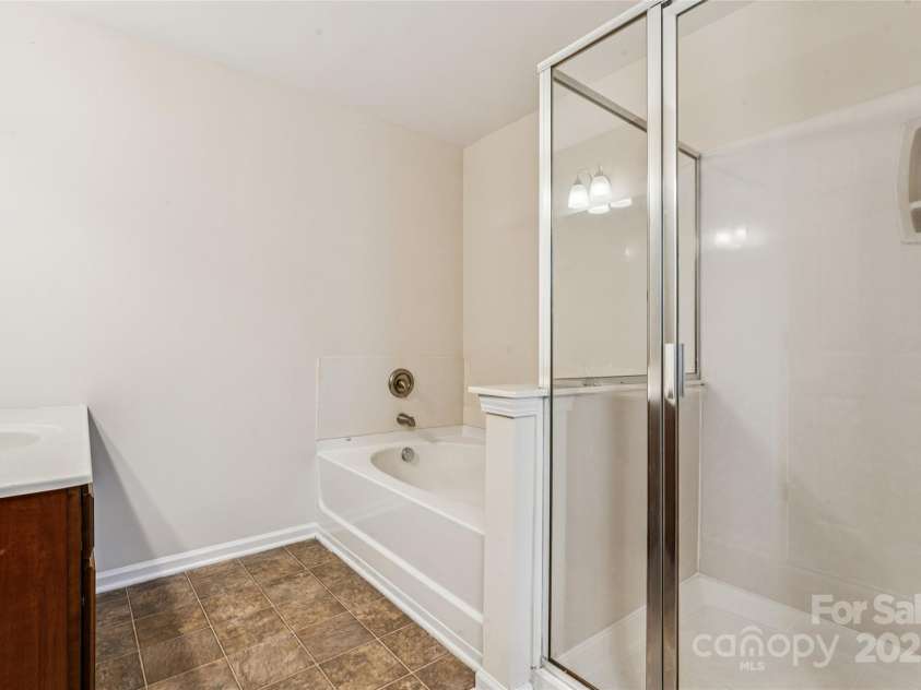 11414 Sidney Crest Avenue, Charlotte, NC 28213.  MLS# CAR4326714, YatesRealty ID 1011. 