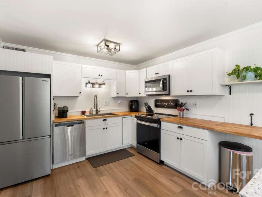 1646 Hunters Trail, Rock Hill, SC 29732.  MLS# CAR4335830, YatesRealty ID 1011. 