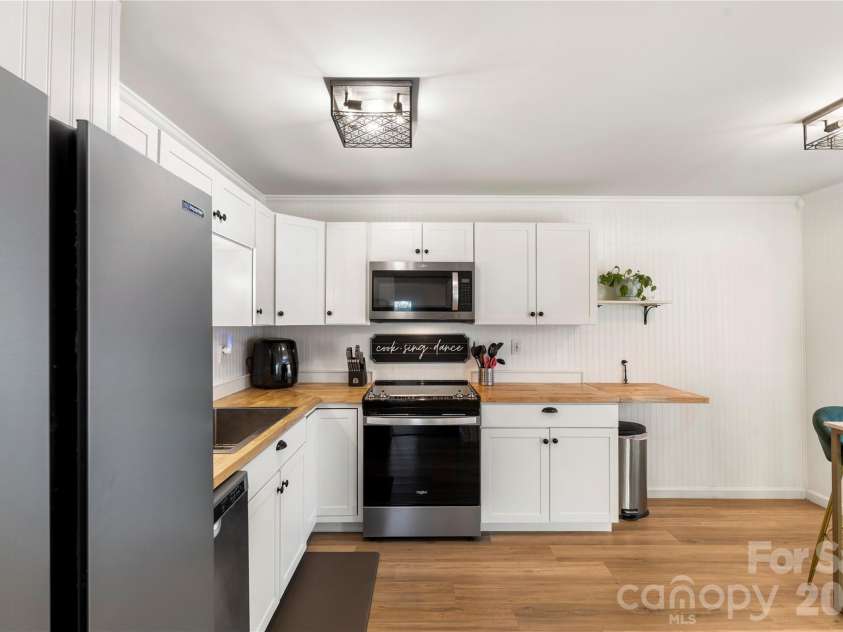 1646 Hunters Trail, Rock Hill, SC 29732.  MLS# CAR4335830, YatesRealty ID 1011. 