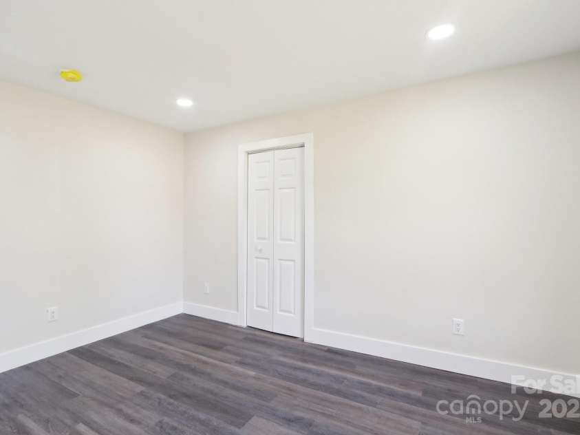 604 Rankin Avenue, Mount Holly, NC 28120.  MLS# CAR4237087, YatesRealty ID 10110. 