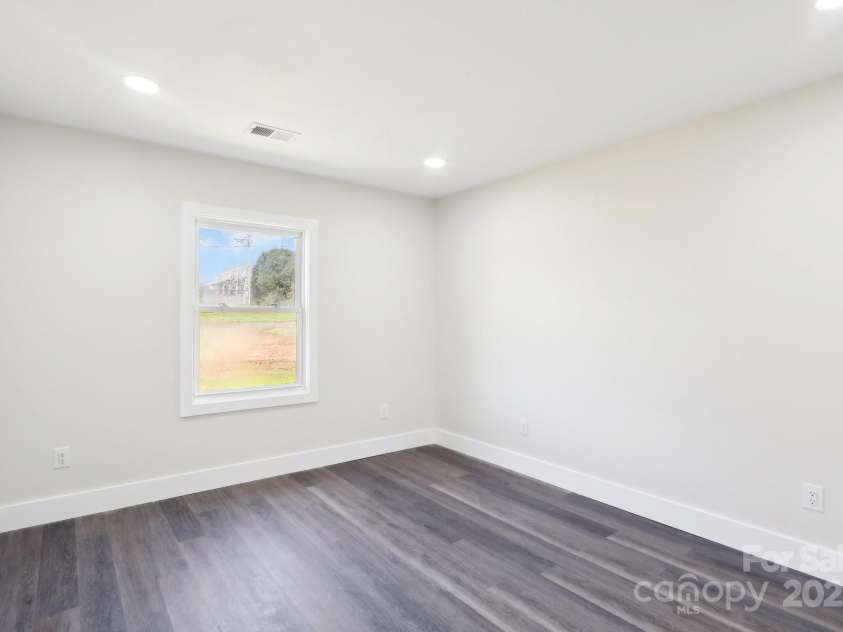 604 Rankin Avenue, Mount Holly, NC 28120.  MLS# CAR4237087, YatesRealty ID 10110. 