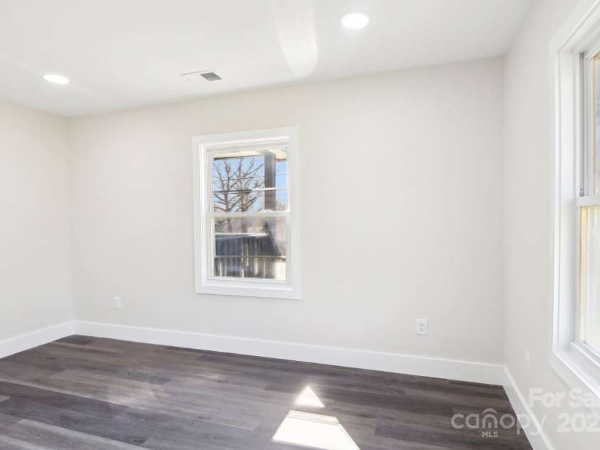 604 Rankin Avenue, Mount Holly, NC 28120.  MLS# CAR4237087, YatesRealty ID 10110. 