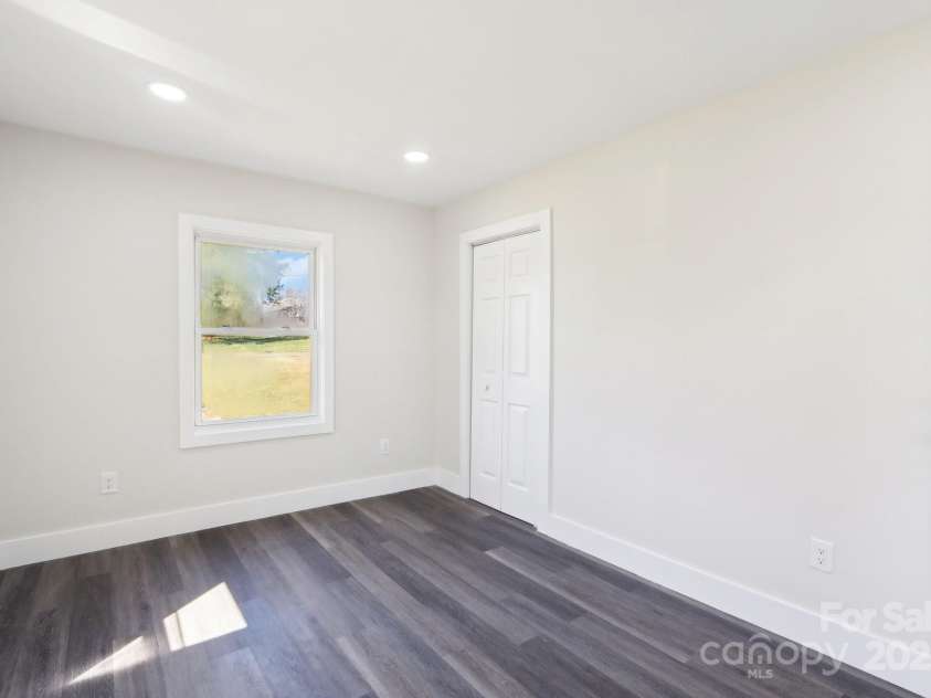 604 Rankin Avenue, Mount Holly, NC 28120.  MLS# CAR4237087, YatesRealty ID 10110. 