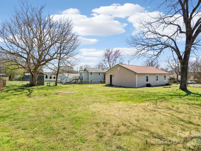 604 Rankin Avenue, Mount Holly, NC 28120.  MLS# CAR4237087, YatesRealty ID 10110. 