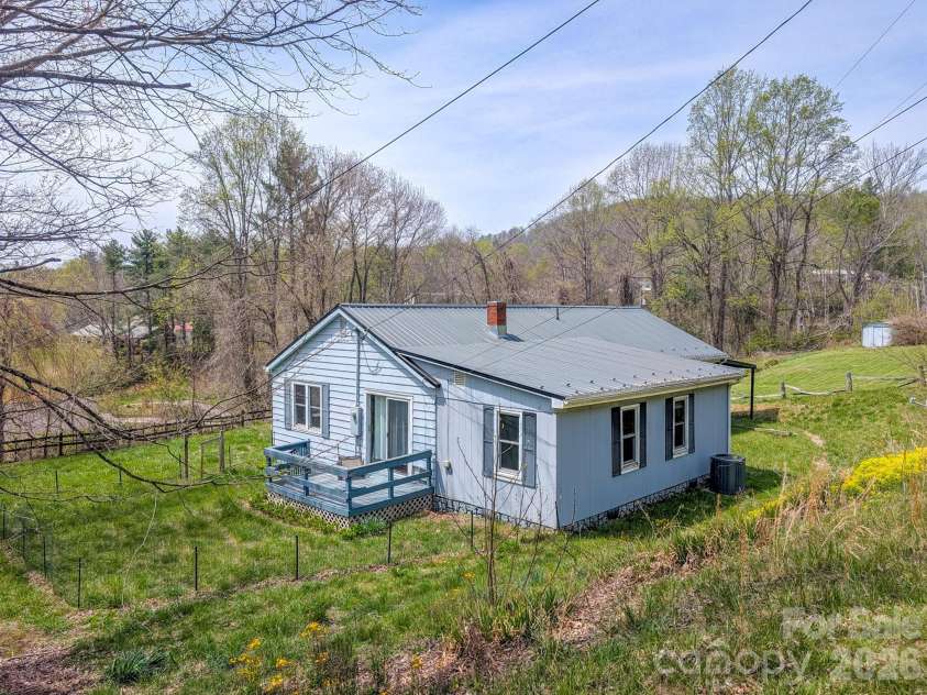 97 Tom Sparks Road, Spruce Pine, NC 28777.  MLS# CAR4335916, YatesRealty ID 10110. 