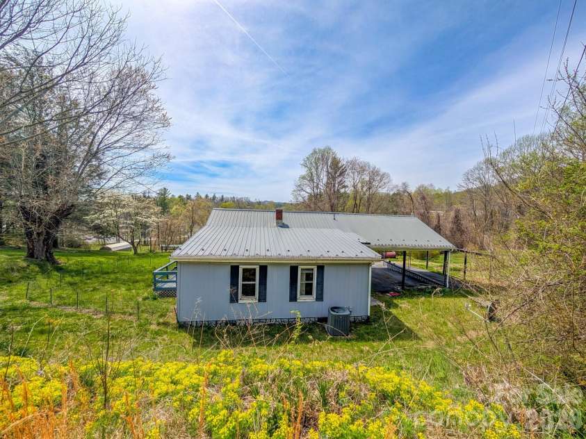 97 Tom Sparks Road, Spruce Pine, NC 28777.  MLS# CAR4335916, YatesRealty ID 10110. 