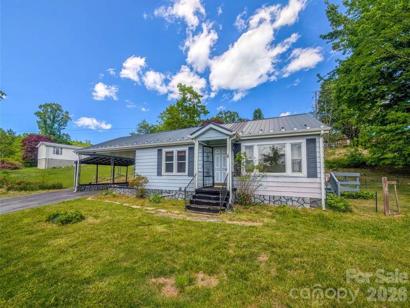 97 Tom Sparks Road, Spruce Pine, NC 28777.  MLS# CAR4335916, YatesRealty ID 10110. 