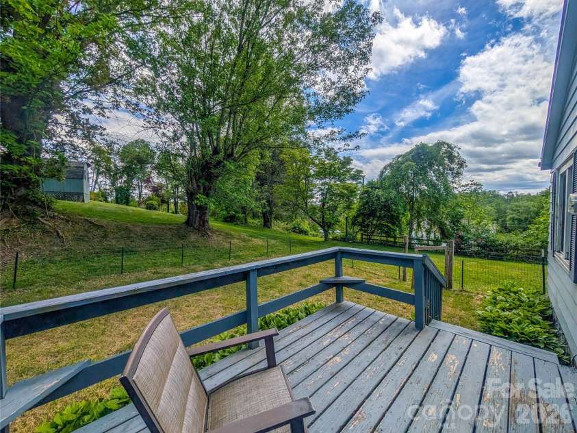 97 Tom Sparks Road, Spruce Pine, NC 28777.  MLS# CAR4335916, YatesRealty ID 10110. 