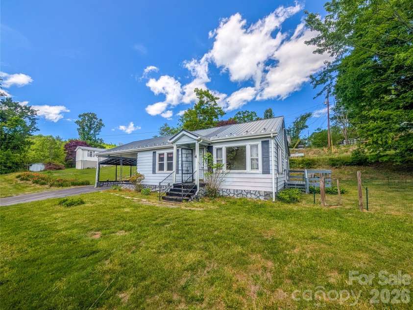 97 Tom Sparks Road, Spruce Pine, NC 28777.  MLS# CAR4335916, YatesRealty ID 10110. 