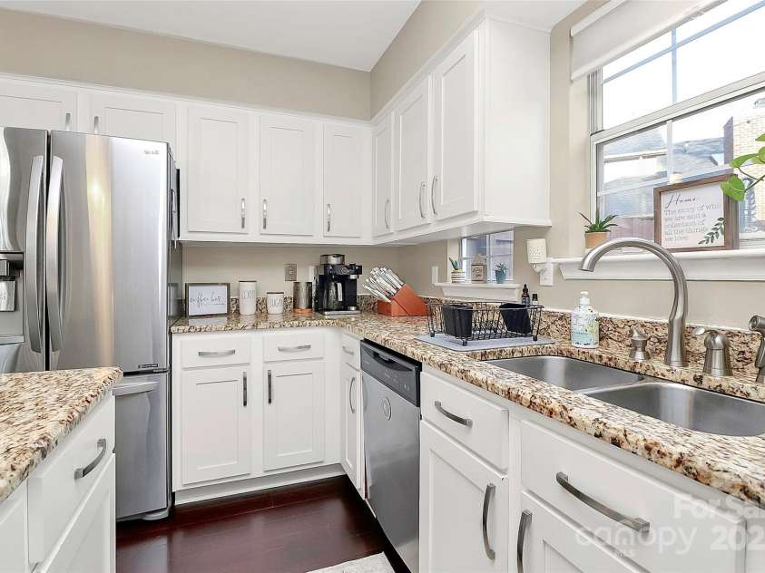 3516 Mill Stream Court, Charlotte, NC 28209.  MLS# CAR4220977, YatesRealty ID 10111. 