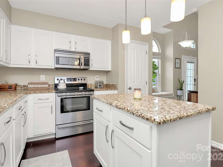 3516 Mill Stream Court, Charlotte, NC 28209.  MLS# CAR4220977, YatesRealty ID 10111. 