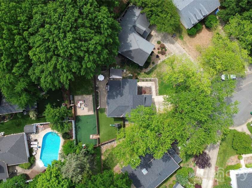 3516 Mill Stream Court, Charlotte, NC 28209.  MLS# CAR4220977, YatesRealty ID 10111. 
