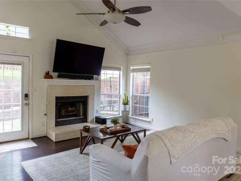 3516 Mill Stream Court, Charlotte, NC 28209.  MLS# CAR4220977, YatesRealty ID 10111. 
