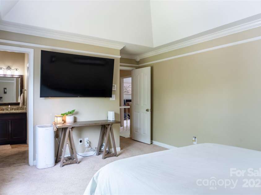 3516 Mill Stream Court, Charlotte, NC 28209.  MLS# CAR4220977, YatesRealty ID 10111. 