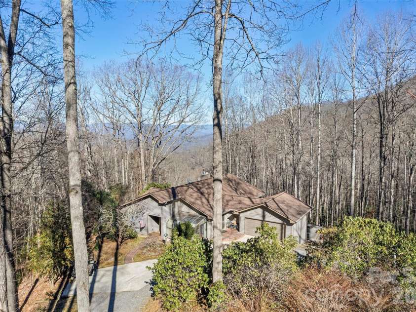 831 Forest Run Road, Whittier, NC 28789.  MLS# CAR4337836, YatesRealty ID 10112. 