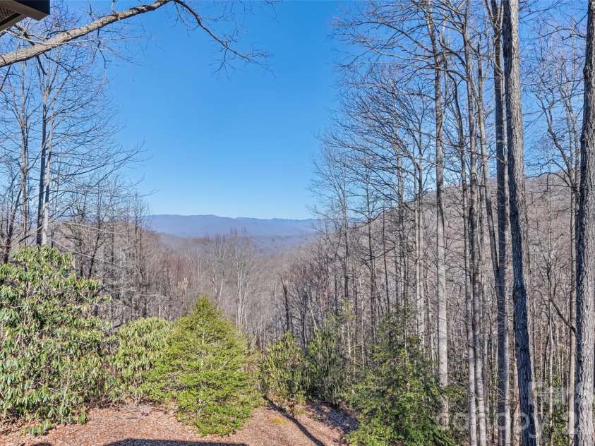 831 Forest Run Road, Whittier, NC 28789.  MLS# CAR4337836, YatesRealty ID 10112. 