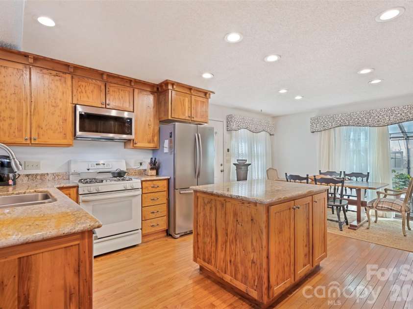 831 Forest Run Road, Whittier, NC 28789.  MLS# CAR4337836, YatesRealty ID 10112. 