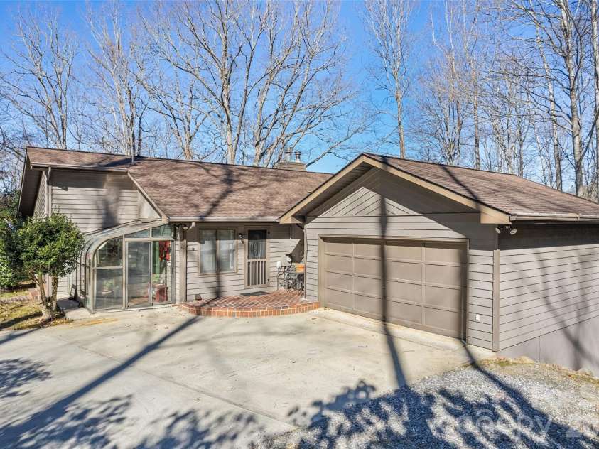 831 Forest Run Road, Whittier, NC 28789.  MLS# CAR4337836, YatesRealty ID 10112. 