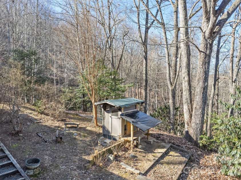 831 Forest Run Road, Whittier, NC 28789.  MLS# CAR4337836, YatesRealty ID 10112. 