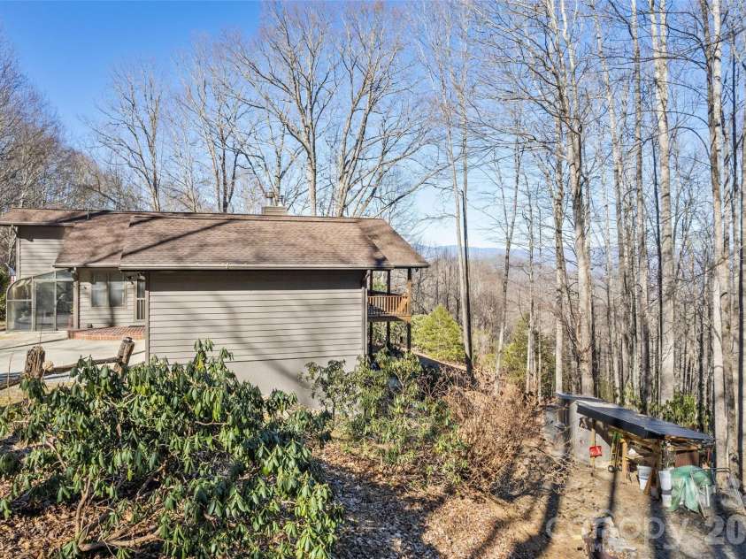 831 Forest Run Road, Whittier, NC 28789.  MLS# CAR4337836, YatesRealty ID 10112. 