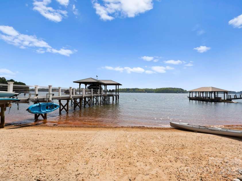 4628 Sierra View Drive, Denver, NC 28037.  MLS# CAR4242259, YatesRealty ID 10113. 