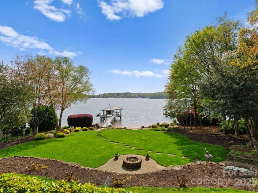 4628 Sierra View Drive, Denver, NC 28037.  MLS# CAR4242259, YatesRealty ID 10113. 