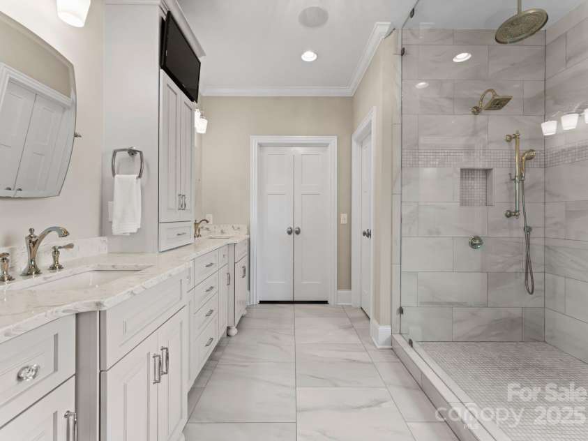 4628 Sierra View Drive, Denver, NC 28037.  MLS# CAR4242259, YatesRealty ID 10113. 