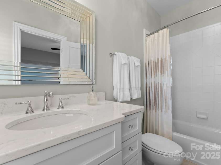 4628 Sierra View Drive, Denver, NC 28037.  MLS# CAR4242259, YatesRealty ID 10113. 