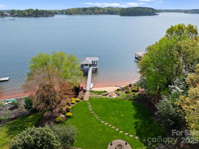 4628 Sierra View Drive, Denver, NC 28037.  MLS# CAR4242259, YatesRealty ID 10113. 