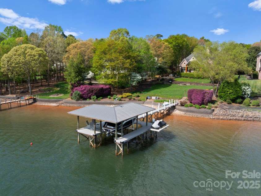 4628 Sierra View Drive, Denver, NC 28037.  MLS# CAR4242259, YatesRealty ID 10113. 