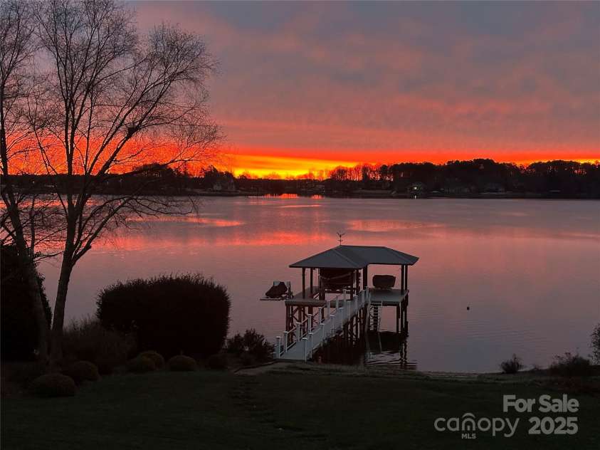 4628 Sierra View Drive, Denver, NC 28037.  MLS# CAR4242259, YatesRealty ID 10113. 