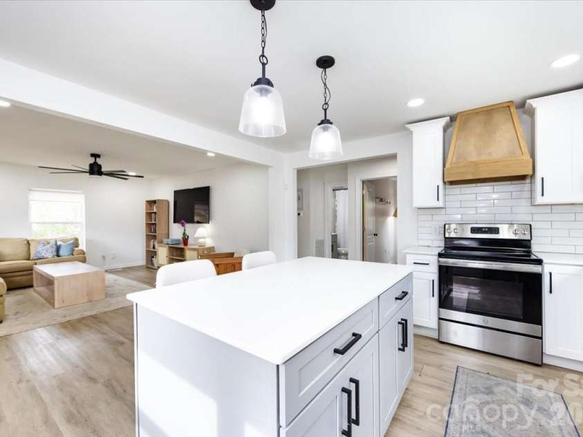 115 ODaniel Street, Belmont, NC 28012.  MLS# CAR4335658, YatesRealty ID 10114. Kitchen