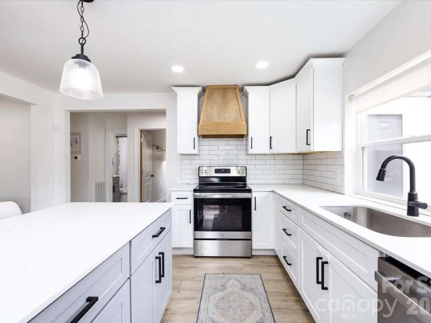 115 ODaniel Street, Belmont, NC 28012.  MLS# CAR4335658, YatesRealty ID 10114. Kitchen
