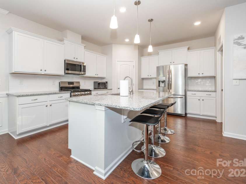 529 Cellini Place, Mount Holly, NC 28120.  MLS# CAR4246421, YatesRealty ID 10114. Kitchen & island