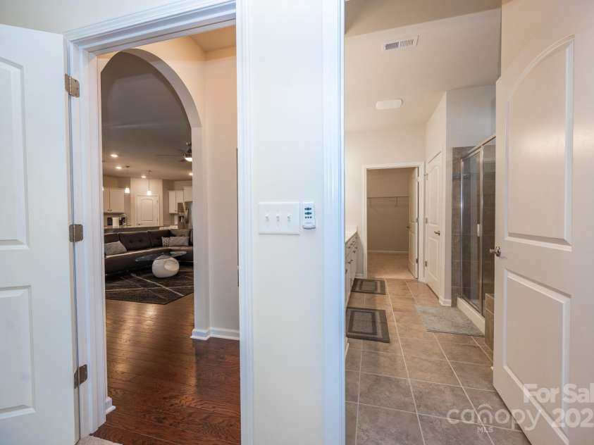 529 Cellini Place, Mount Holly, NC 28120.  MLS# CAR4246421, YatesRealty ID 10114. Primary bath