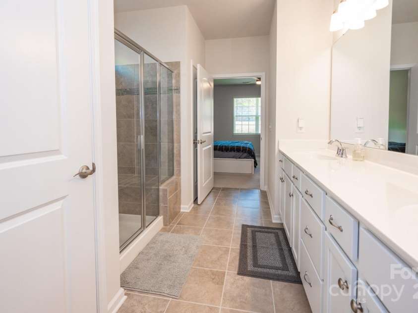 529 Cellini Place, Mount Holly, NC 28120.  MLS# CAR4246421, YatesRealty ID 10114. Primary bath