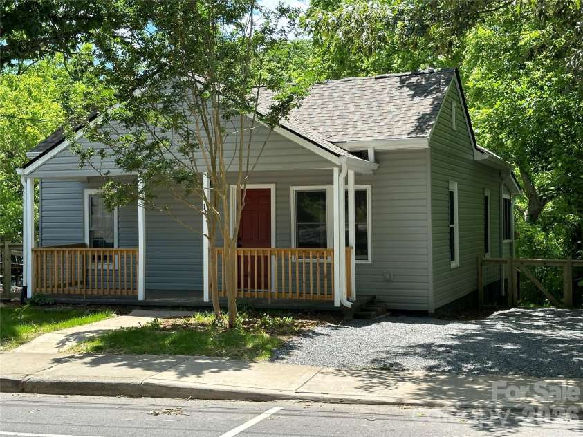 123 State Street, Asheville, NC 28806.  MLS# CAR4350606, YatesRealty ID 10115. 