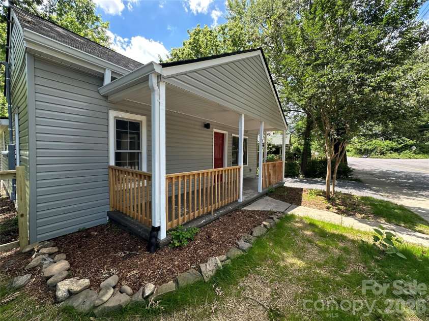 123 State Street, Asheville, NC 28806.  MLS# CAR4350606, YatesRealty ID 10115. 
