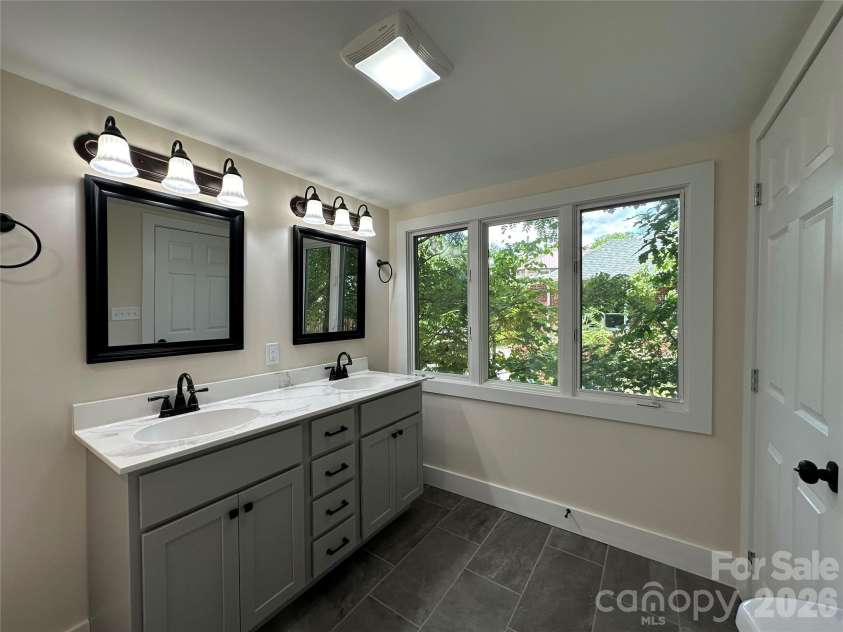 123 State Street, Asheville, NC 28806.  MLS# CAR4350606, YatesRealty ID 10115. Bath 2