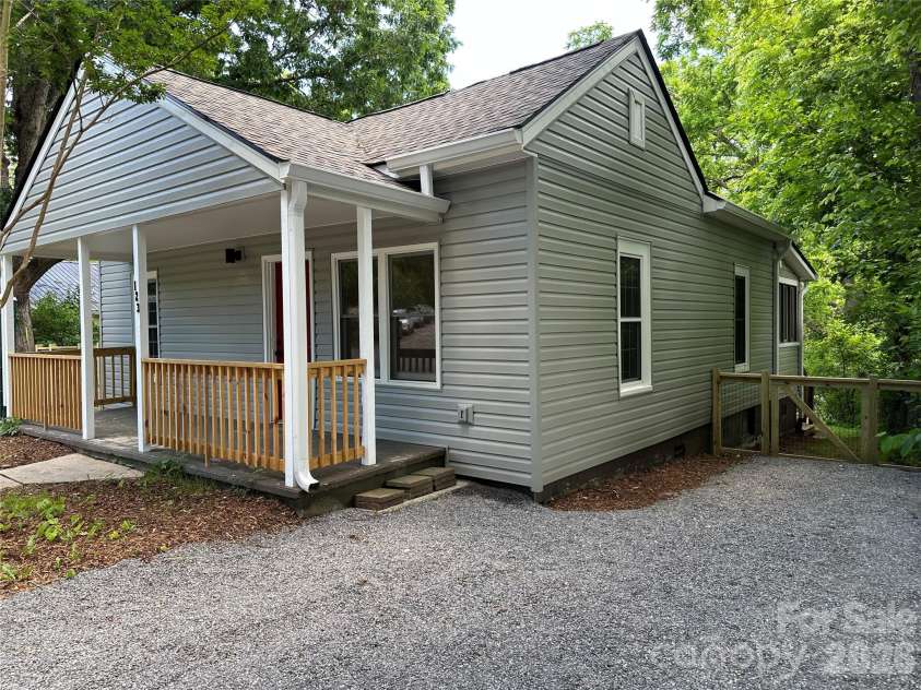 123 State Street, Asheville, NC 28806.  MLS# CAR4350606, YatesRealty ID 10115. Side view
