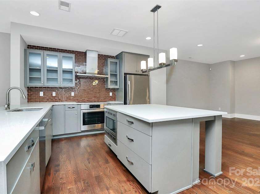 1416 Church Street, Charlotte, NC 28203.  MLS# CAR4245538, YatesRealty ID 10115. 